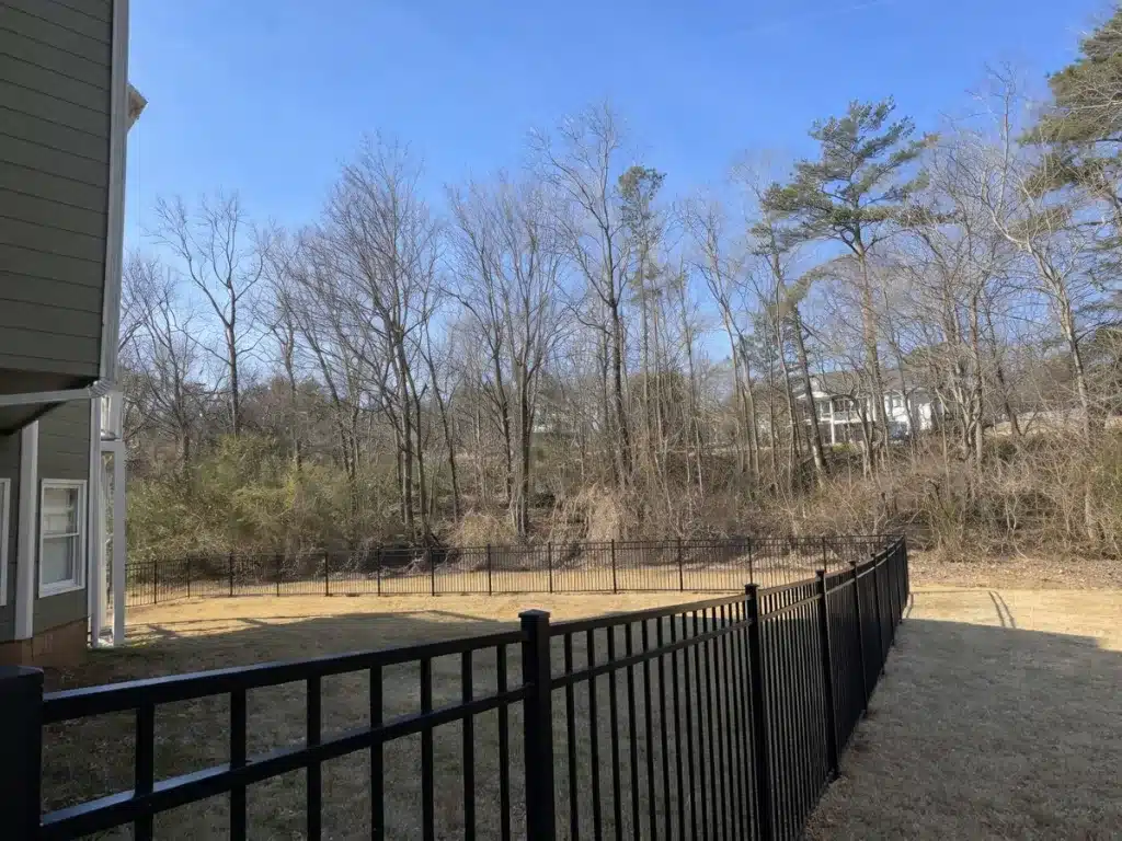 aluminum fence installation in Kennesaw Georgia